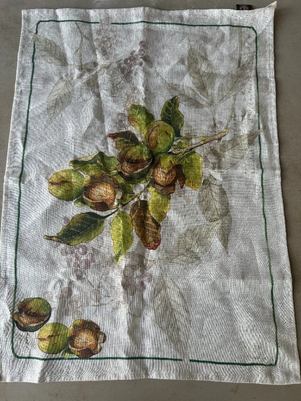 Tessitura Toscana Telerie Firenze Leafs Nuts Linen Kitchen Tea Towel 27" x 20"